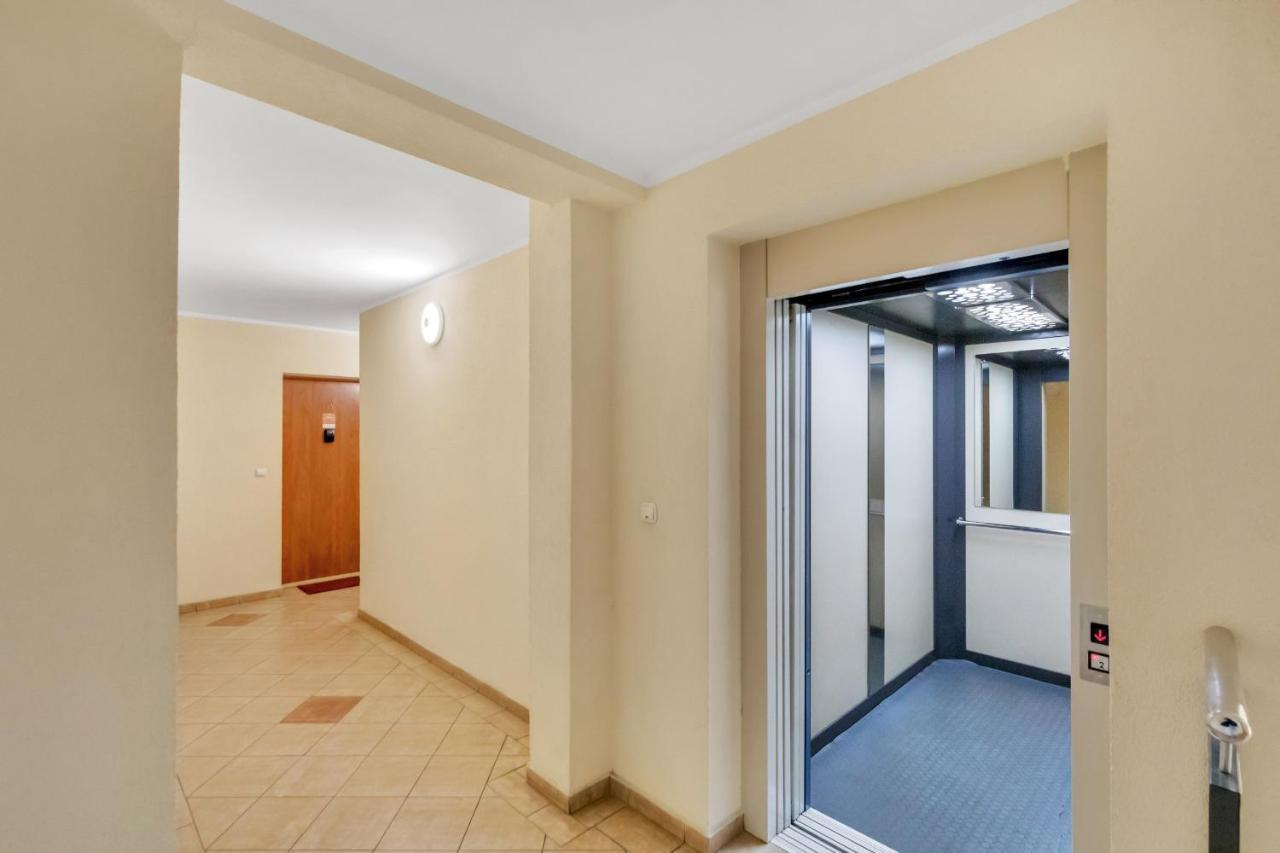 Apartament Na Deptaku Z Parkingiem I Klimatyzacja By Renters Apartment Miedzyzdroje Exterior foto